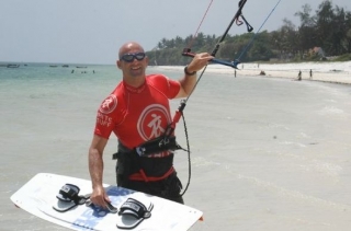  Equipo de kitesurf